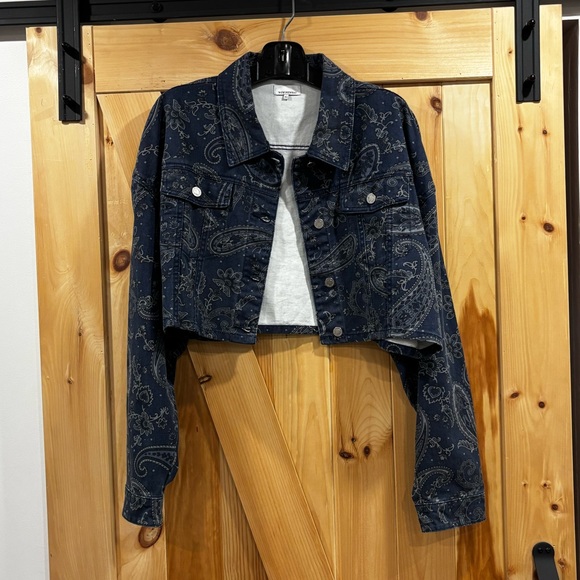 WeWoreWhat Paisley Print Denim Cropped Jacket - Picture 2 of 5